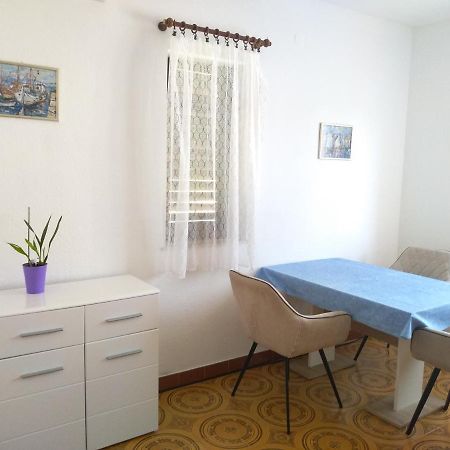 Apartments Vrsalovic Bol Eksteriør bilde