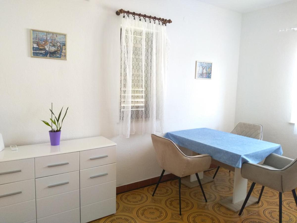 Apartments Vrsalovic Bol Eksteriør bilde